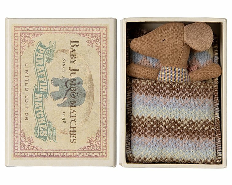 Maileg Sleepy/Wakey Baby Muis in Lucifersdoosje Rose | Speel je Wijs