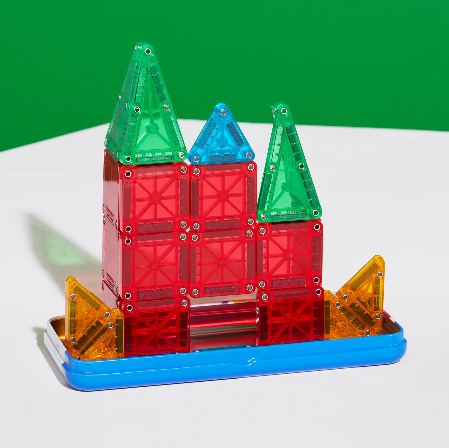 TopaniHouse is een set kartonnen stapelblokken voor kinderen