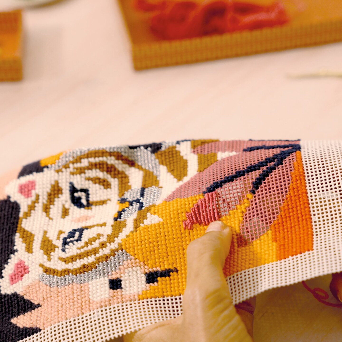 Djeco Knutselset Atelier 64 - Borduren 15+| Speel je Wijs