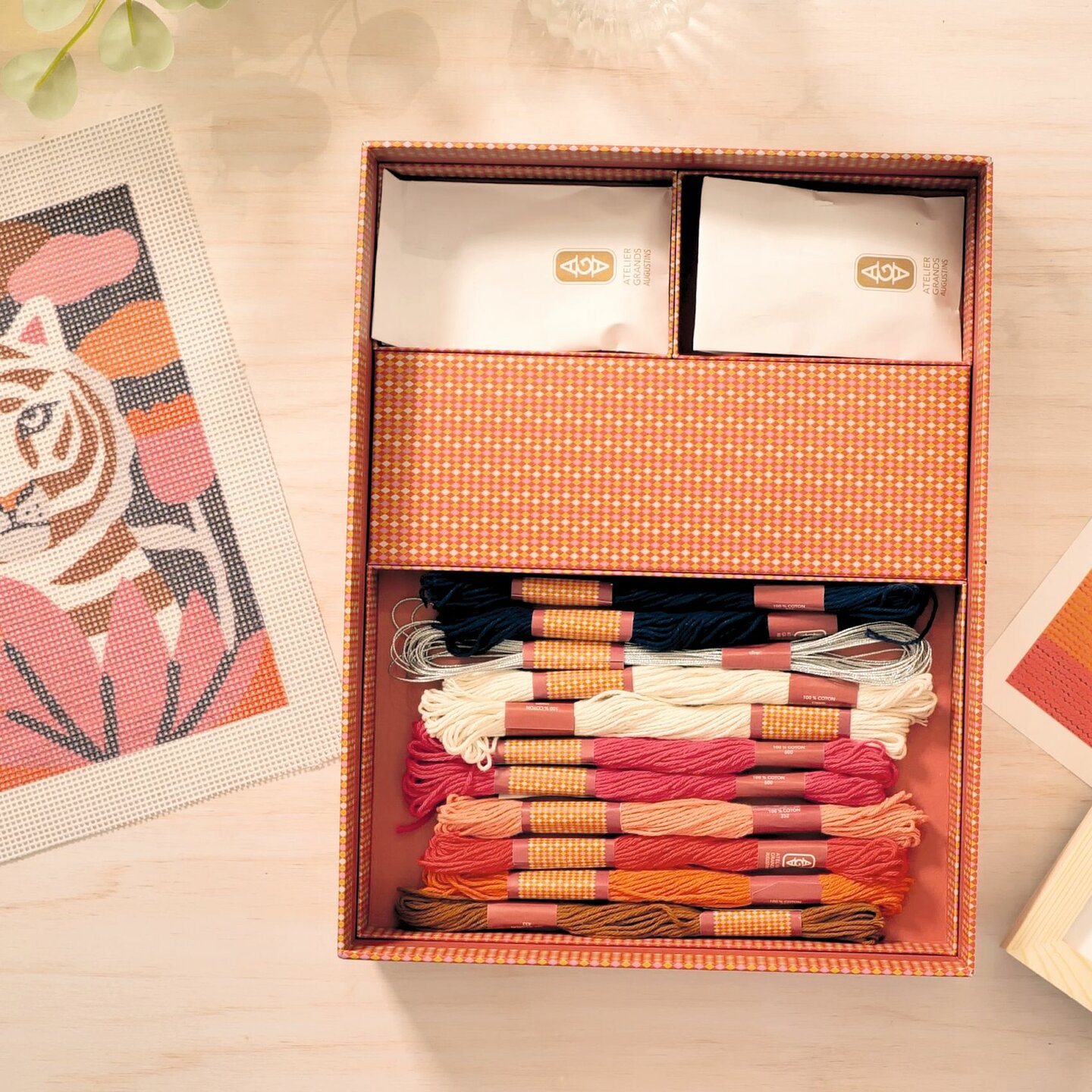Djeco Knutselset Atelier 64 - Borduren 15+| Speel je Wijs