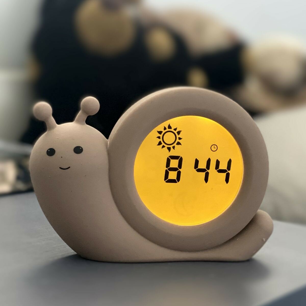 Alecto Slaaptrainer / Wekker -Slak Simon Taupe | Speel je Wijs