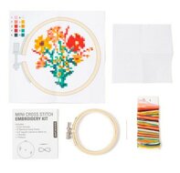Kikkerland Mini Borduurset | Bloemen 6+ | Speel je Wijs