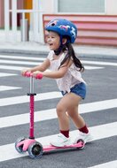 Micro Step | Mini Micro Scooter Deluxe LED | Pink