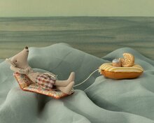 Maileg Strand Muis met Luchtbed - Vader muis - Flower | Speel je Wijs