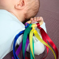 Little Botanic Label Baby Handvlieger - Regenboog | Speel je Wijs