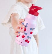 A Little Lovely Company RVS Drinkfles Kersen | Speel je Wijs