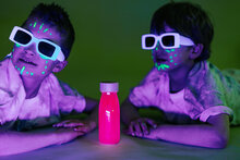 Petit Boum Sensorische fles - Float Bottle Pink Fluor | Speel je Wijs