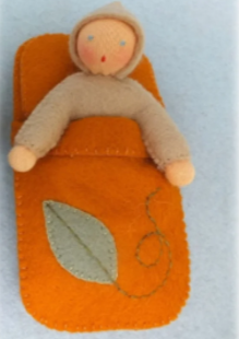 Atelier Pippilotta Poppenhuis 1 - Popje met Slaapzak