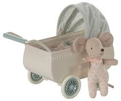 Maileg Kinderwagen met Babymuis - Mint