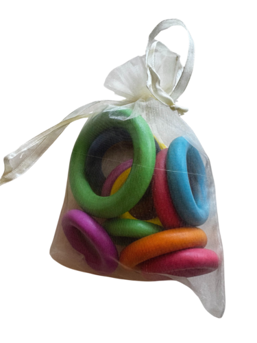 TickiT Regenboog houten Ringen in Organza Zak