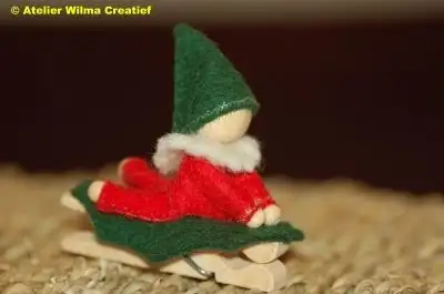 Atelier Wilma Creatief - Kerstkabouter liggend op knijper